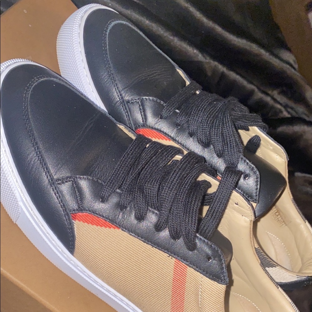 Burberry Sneakers size 8.5.. worn once